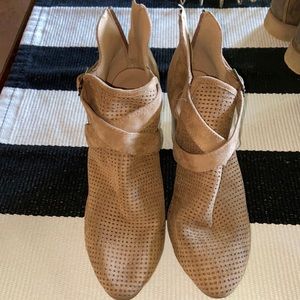 Women’s heel booties